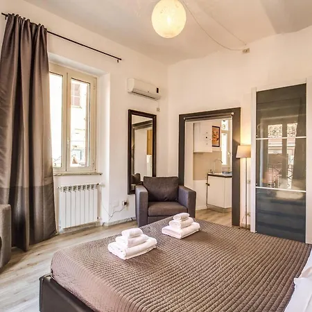 Apartment Grotte&grottino, 2 Next Door Apt In Campo De Fiori